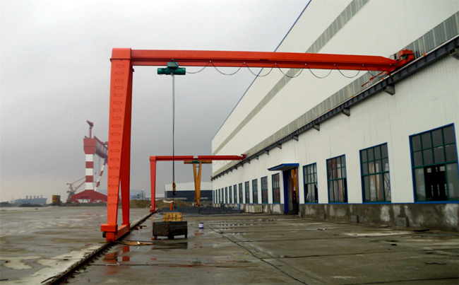 電動(dòng)葫蘆半門式起重機(jī)